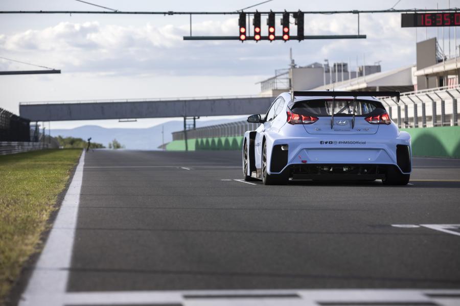  Hyundai Veloster N ETCR 2019 года  (фото 9 из 15)
